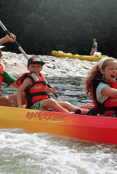 Children kayaking on the Ardèche